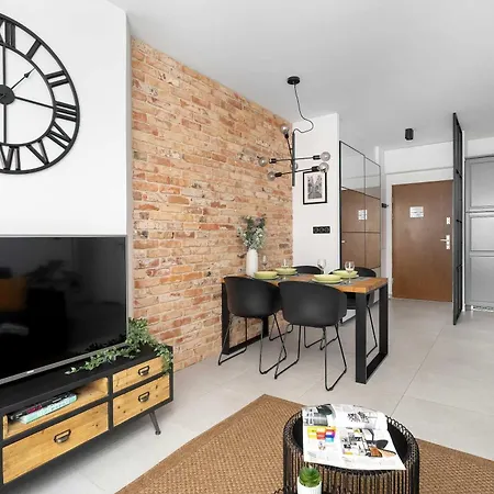 Апартаменти Elegancki Z Parkingiem By Renters *