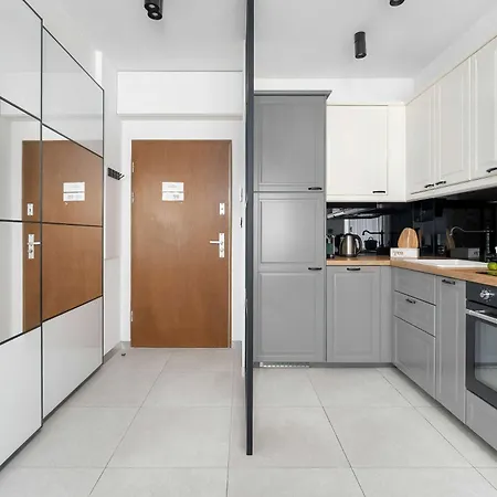 Elegancki Z Parkingiem By Renters * 포즈난