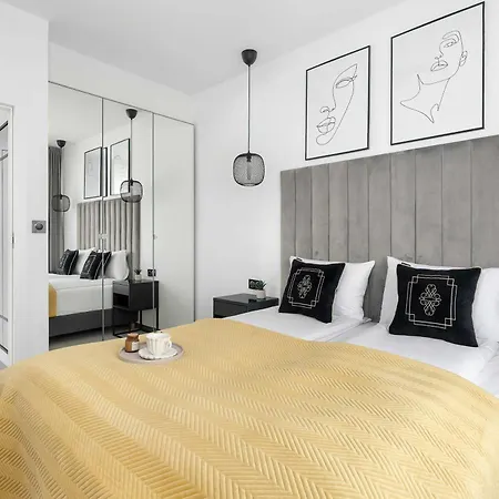 Elegancki Z Parkingiem By Renters
