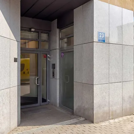 Elegancki Z Parkingiem By Renters Апартаменти *